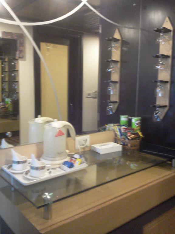 Hotel Maharaja Regency Ludhiana Habitación foto