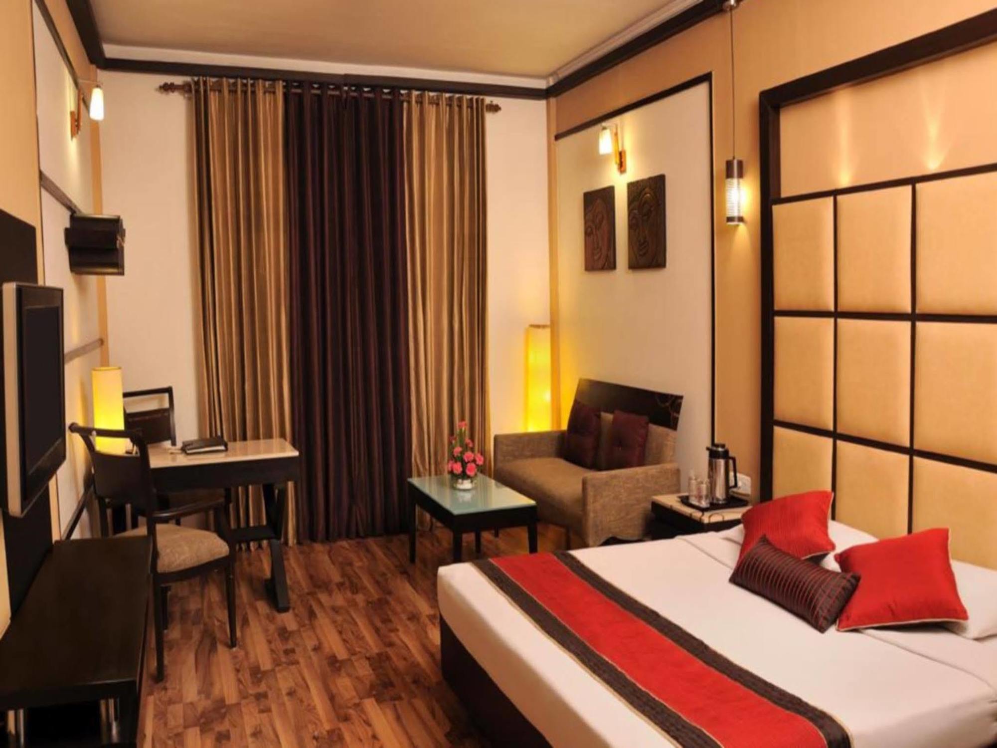 Hotel Maharaja Regency Ludhiana Exterior foto